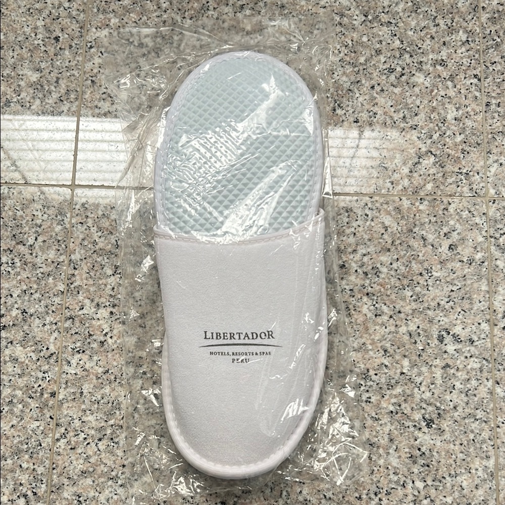 $7 or 2/$10 NWT Libertador Hotel (Peru) Terry Slippers size 11&1/2”